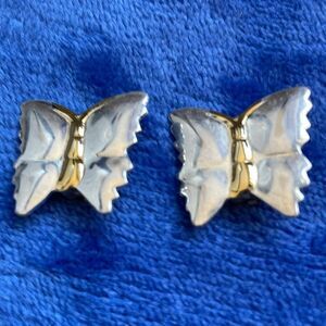 Butterfly silver vintage clip on earrings lightweight detail scallop wings EUC